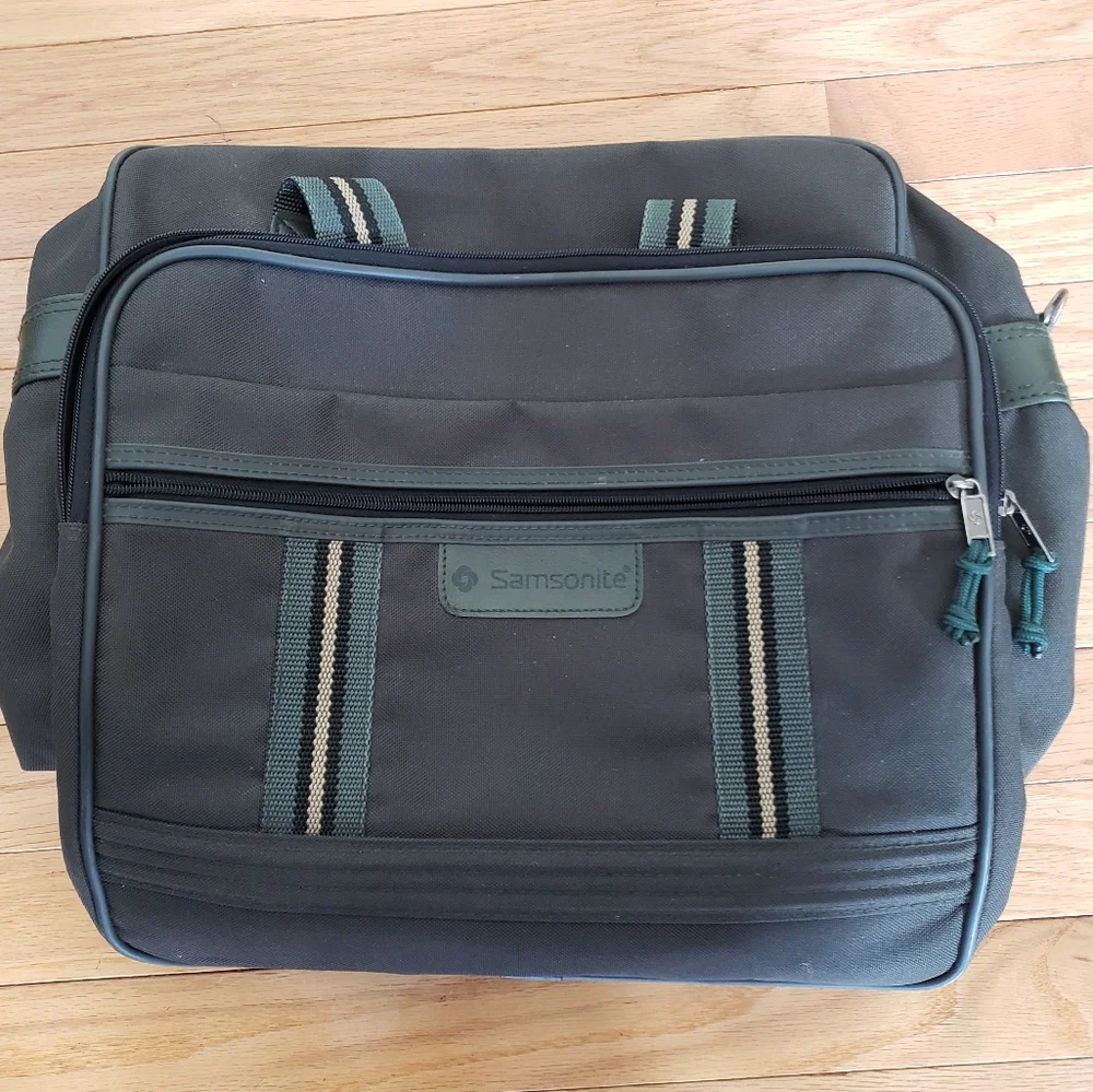 Samsonite Carry on Overnight Canvas Bag Green Shoulder Strap Weekend Travel Tech
